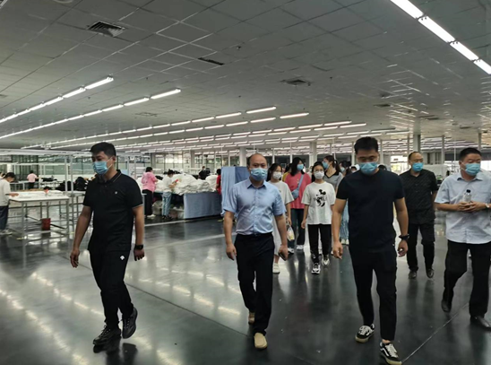 yl7703永利服装设计与工艺专业师生共赴商水盛泰纺织集团参观交流